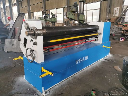 Zwijarka do małych płyt Asymetryczna W11F Początkowy zacisk 3 rolki 2000 mm