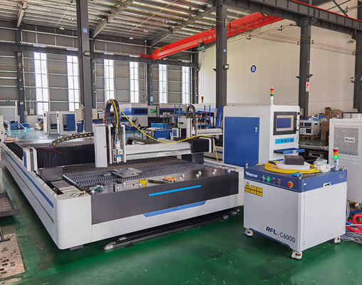 Maszyna do cięcia laserem światłowodowym CNC 3kw Podwójny stół 3015