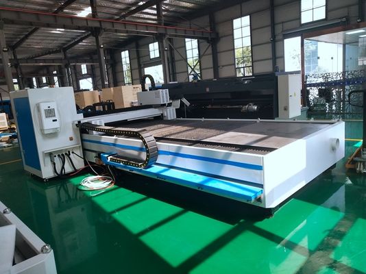Żelazna dwustołowa maszyna do cięcia laserowego 3000W Raycus IPG